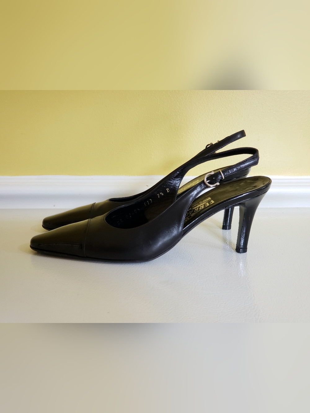 SALVATORE FERRAGAMO Women's Leather/Patent Toe Cap Sling Back Heels (7.5B) Black